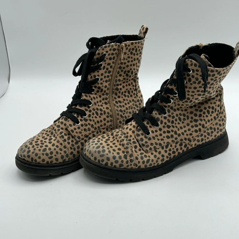 Women’s Arizona Queen 6 M Leopard Utility Shoe Boots Wheat Black Durable Outsole - Picture 5 of 8